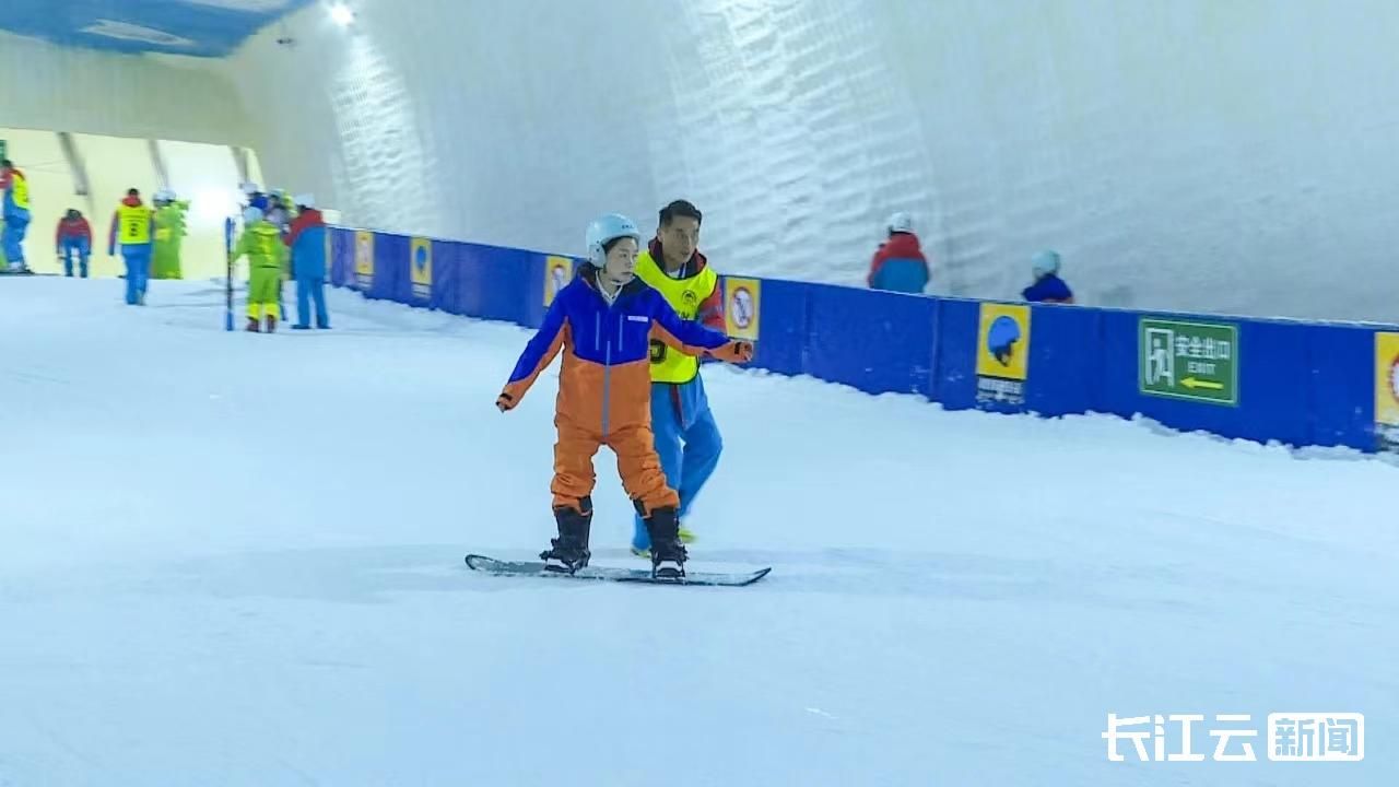 宜昌新名片 國內首個天然溶洞滑雪場開門迎客，遠安再添四季滑雪勝地